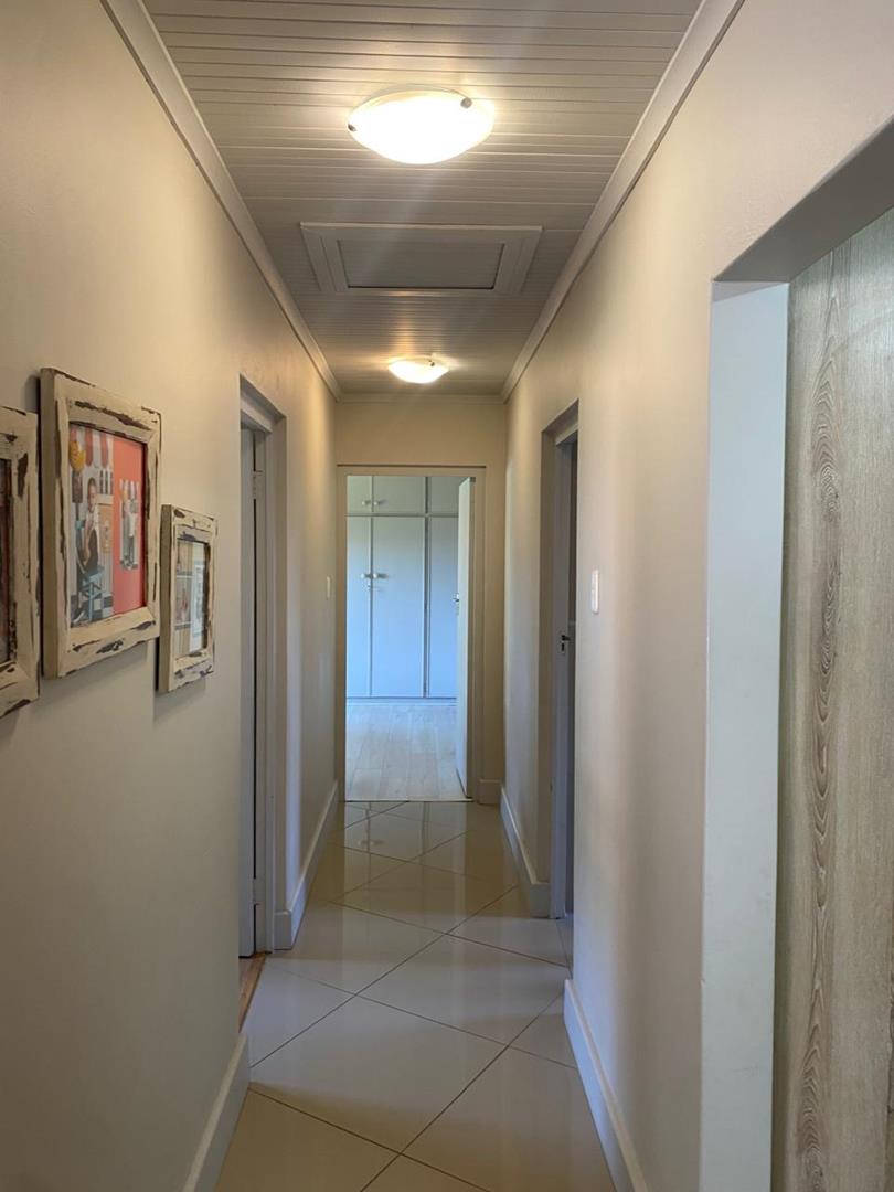 4 Bedroom Property for Sale in Mossel Bay Central Western Cape
